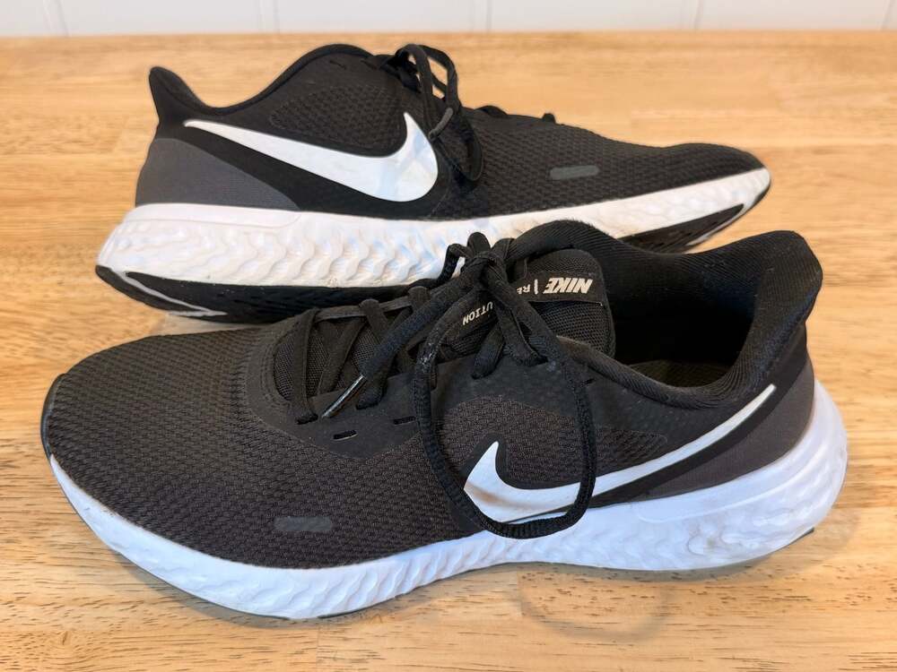 Nike Revolution 5 Men’s Running Shoes Black/White Size 8.5